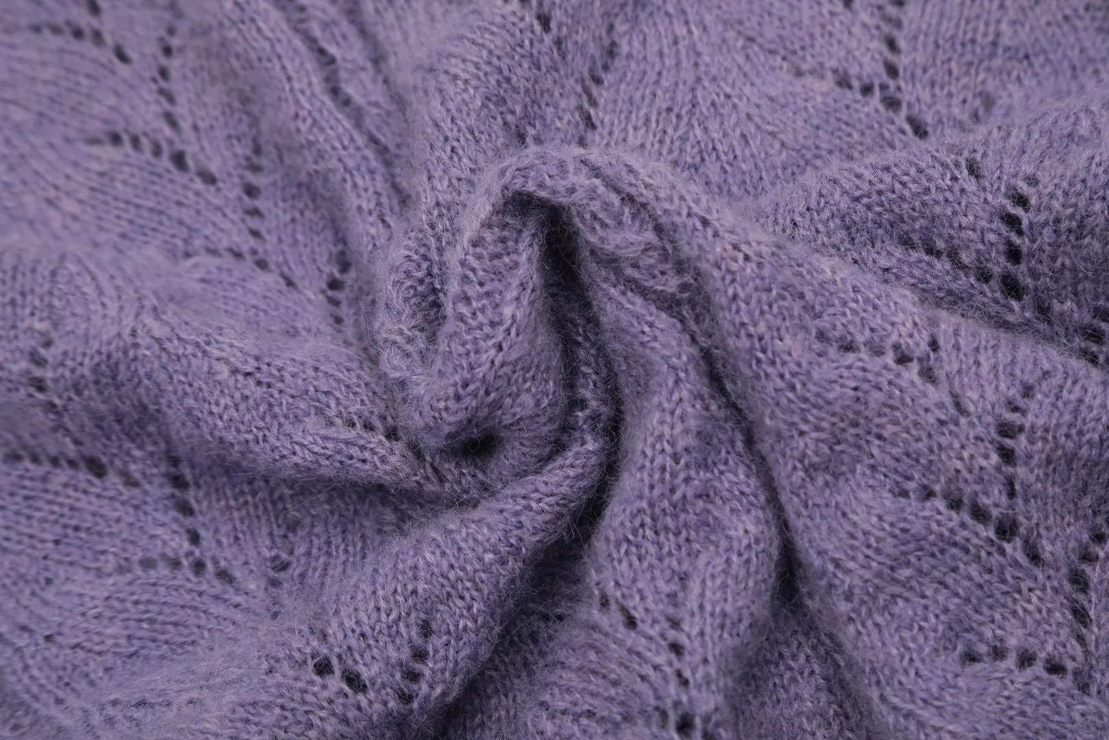 vivienne west wood Vivienne heavy lace classic cardigan knitted sweater wool 2024 autumn latest style 🧩 15% merino cotton wool 85% wool blend 🧩Correct Italian 🇮🇹100% wool washed wheat logo Size: S -M- L Color: black purple gray